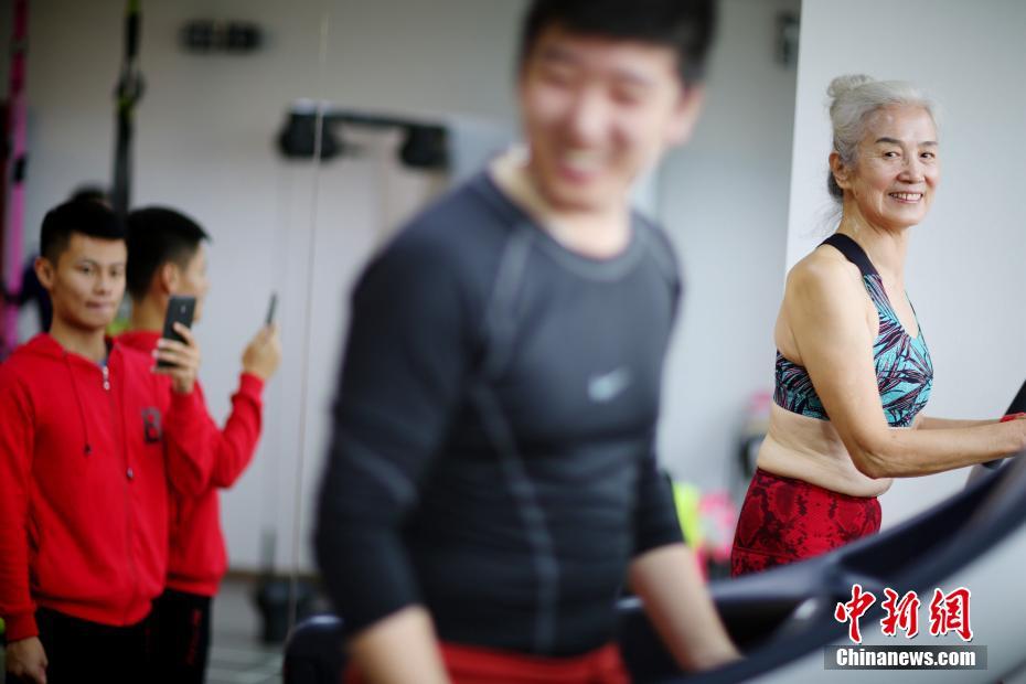 71 printemps et toujours passionnée de yoga