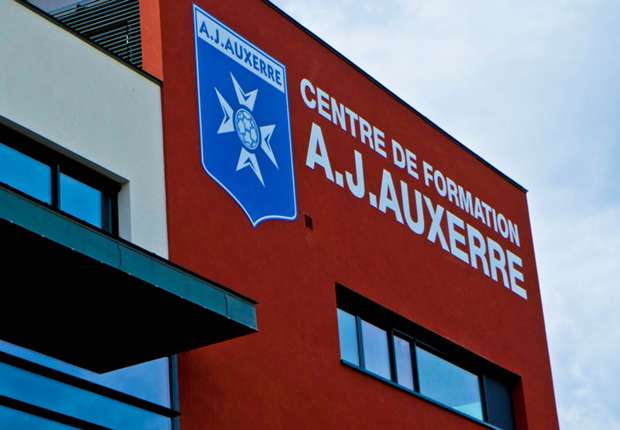 Le club de football fran?ais de l'AJ Auxerre racheté par une société chinoise