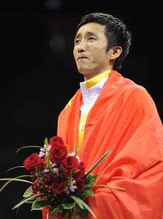 Le Chinois Zou Shiming sacré en poids mouches