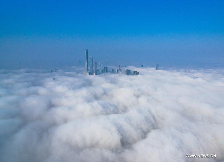 Chine : brume et nuages à Shanghai