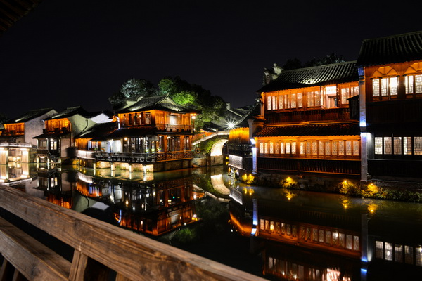 Troisième conférence mondiale de l'Internet : spéciale nocturne à Wuzhen