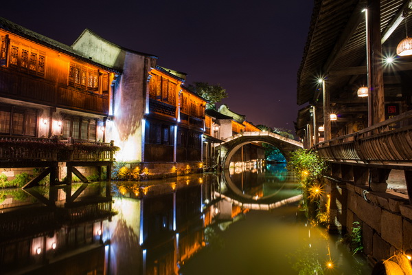 Troisième conférence mondiale de l'Internet : spéciale nocturne à Wuzhen