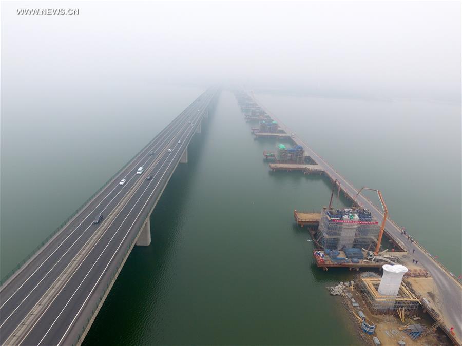 Construction du pont ferroviaire Beijing-Zhangjiakou 