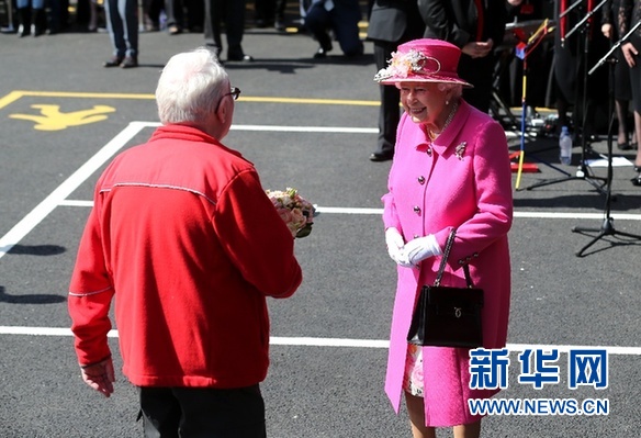 Souffrante, la reine Elizabeth II renonce à assister à la messe de No?l