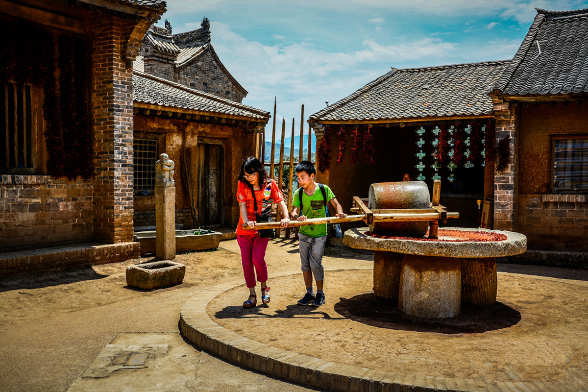 Le village de Bailucun, site majeur de la cité du cinéma du Pays du Cerf Blanc