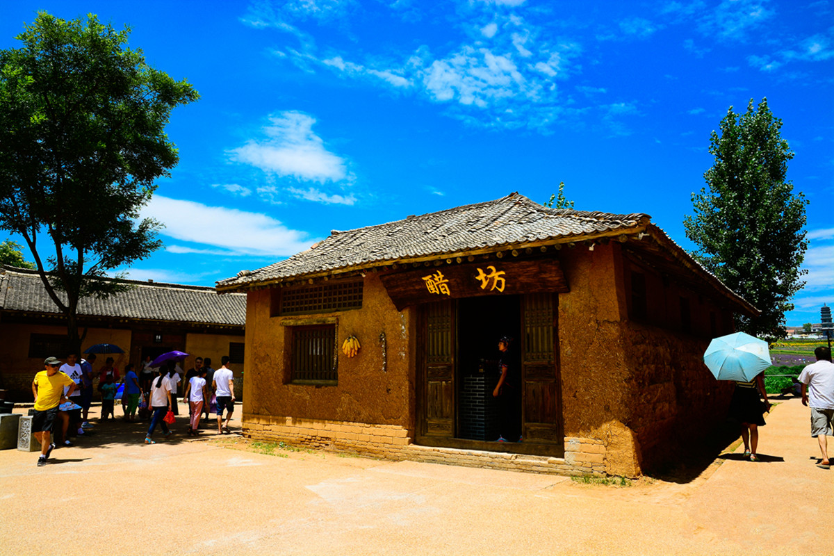 Le village de Bailucun, site majeur de la cité du cinéma du Pays du Cerf Blanc