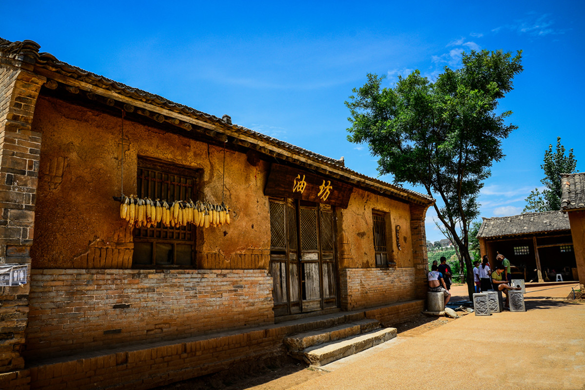 Le village de Bailucun, site majeur de la cité du cinéma du Pays du Cerf Blanc