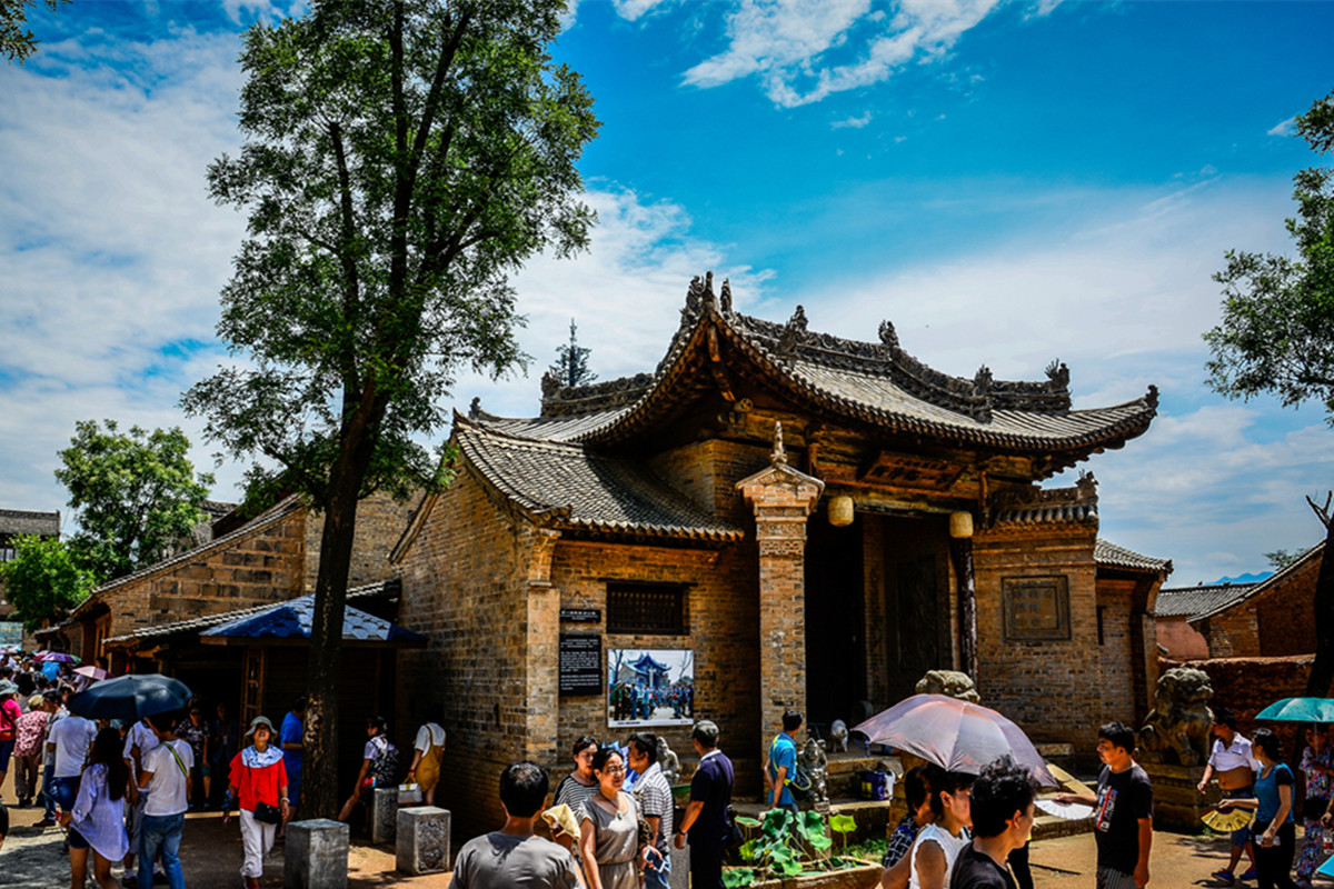 Le village de Bailucun, site majeur de la cité du cinéma du Pays du Cerf Blanc