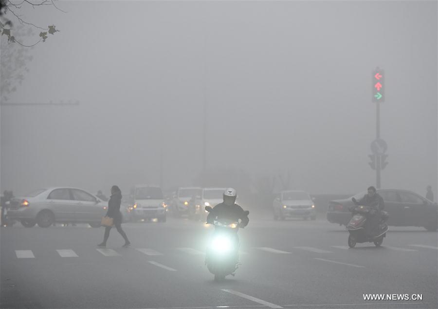La Chine émet sa première alerte rouge au brouillard