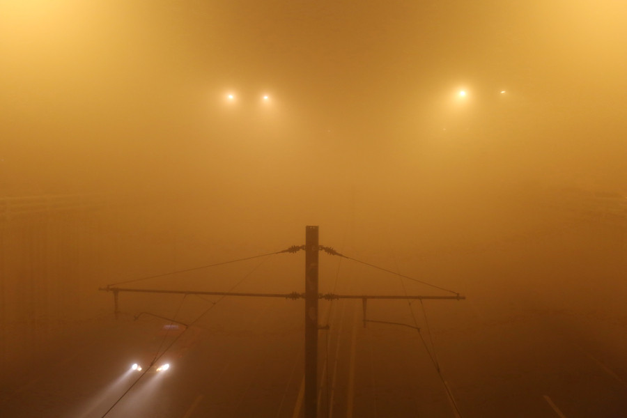 Un lourd smog continue d'étouffer les villes chinoises