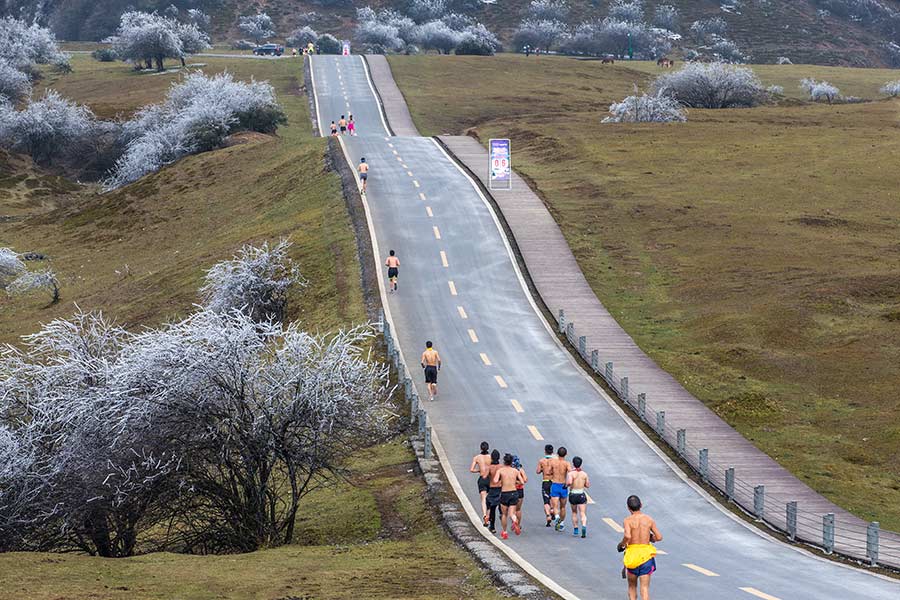Marathon de Chongqing : une course contre le temps et contre le froid