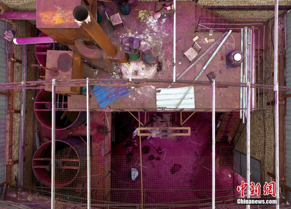 Démantèlement d'une usine de peinture polluante dans le Shanxi 