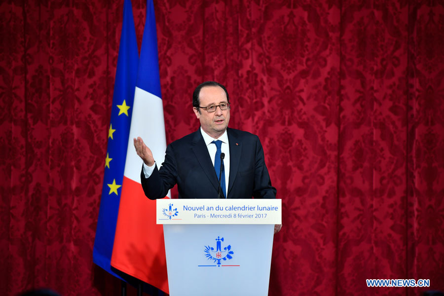 Hollande salue la défense du libre-change par Xi au Forum économique mondial