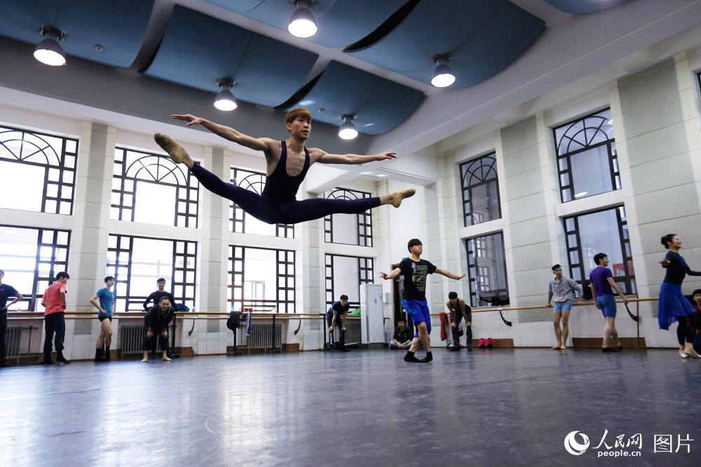 Coup de projecteur sur le Ballet national chinois