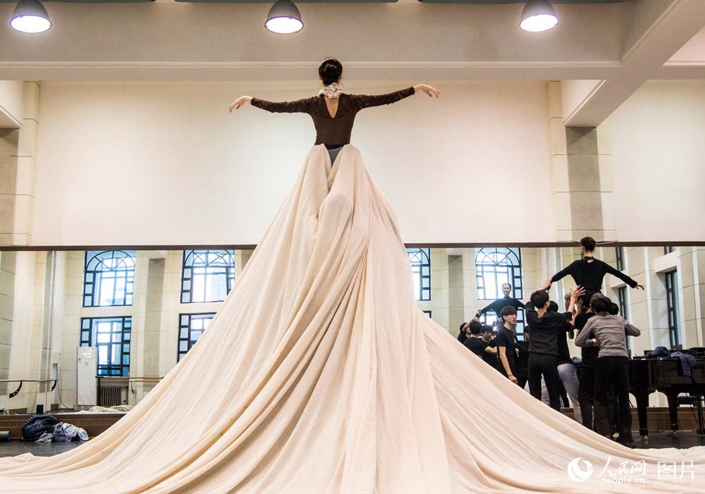 Coup de projecteur sur le Ballet national chinois