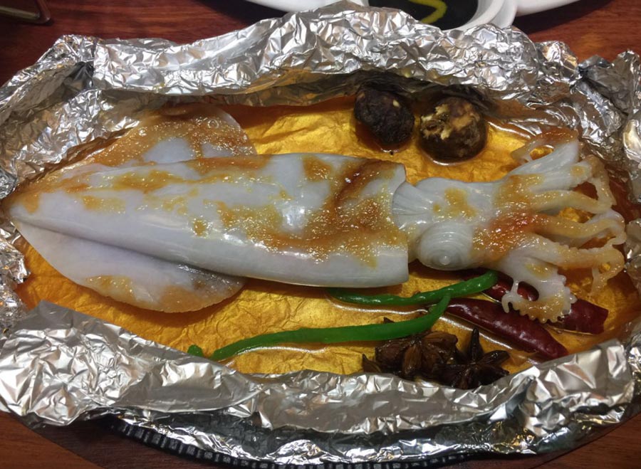 Présentation d'un éblouissant festin impérial Mandchou et Han en émeraudes à Kunming