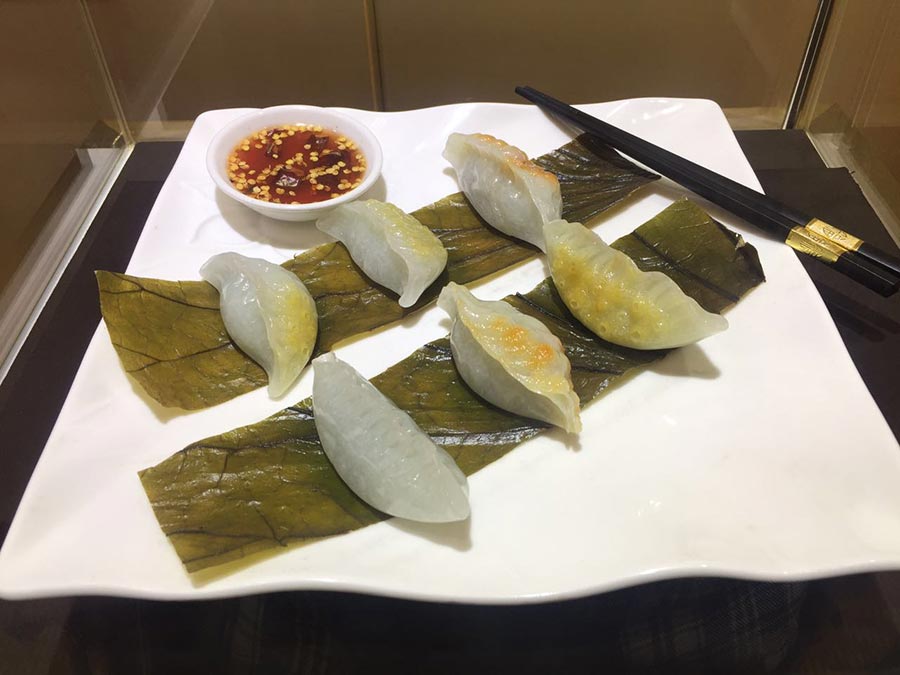 Présentation d'un éblouissant festin impérial Mandchou et Han en émeraudes à Kunming