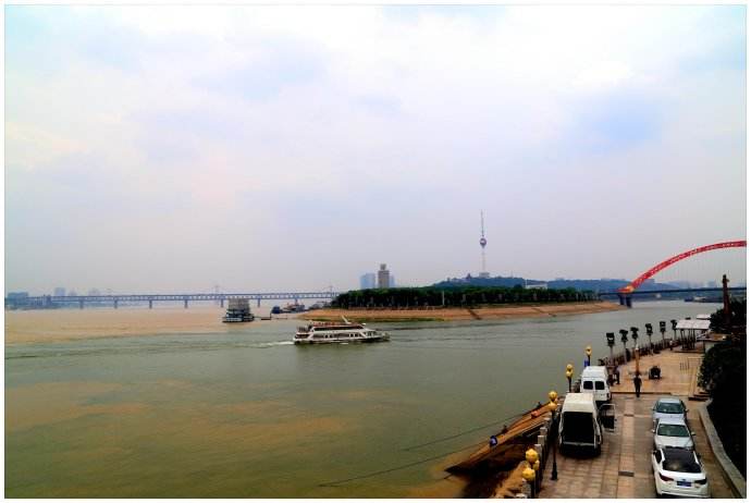 Convergence de la rivière de Hanjiang et du Yangtsé à Wuhan
