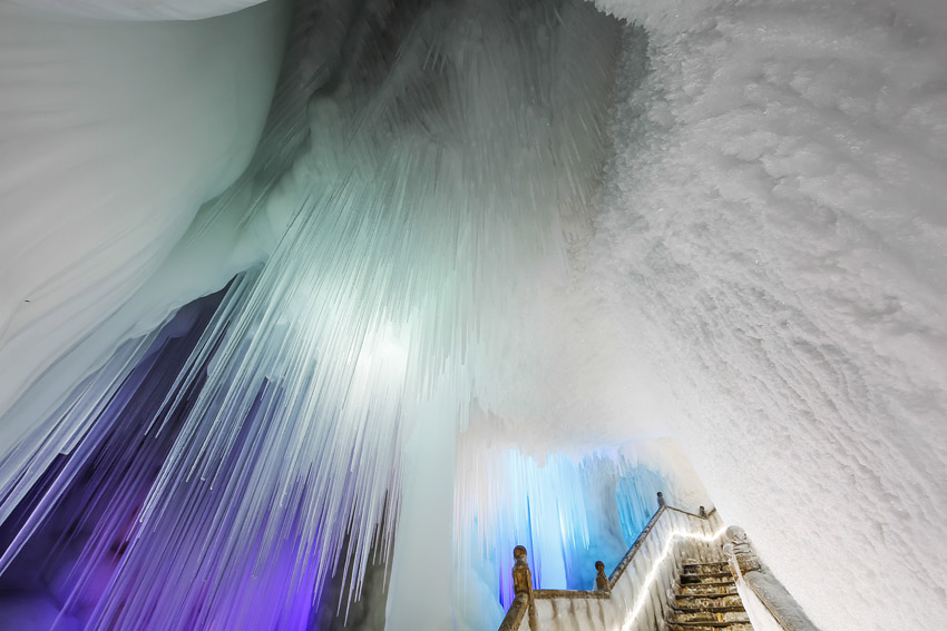 Shanxi : une immense grotte de glace de trois millions d'années