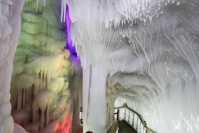 Shanxi : une immense grotte de glace de trois millions d'années