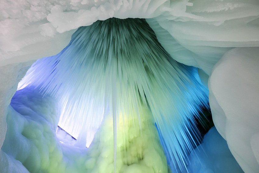 Shanxi : une immense grotte de glace de trois millions d'années