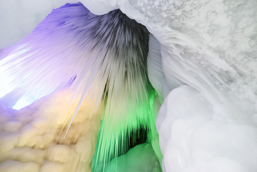 Shanxi : une immense grotte de glace de trois millions d'années