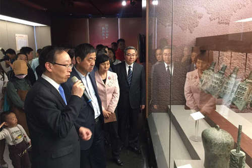 Exposition de vestiges culturels anciens de la musique et de la danse du Shaanxi au Centre national des arts du spectacle de Beijing