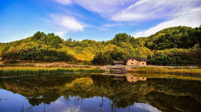 La paisible et pittoresque zone humide alpine des monts Qinling