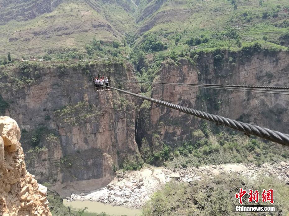 Retraite pour le téléphérique le plus haut d'Asie