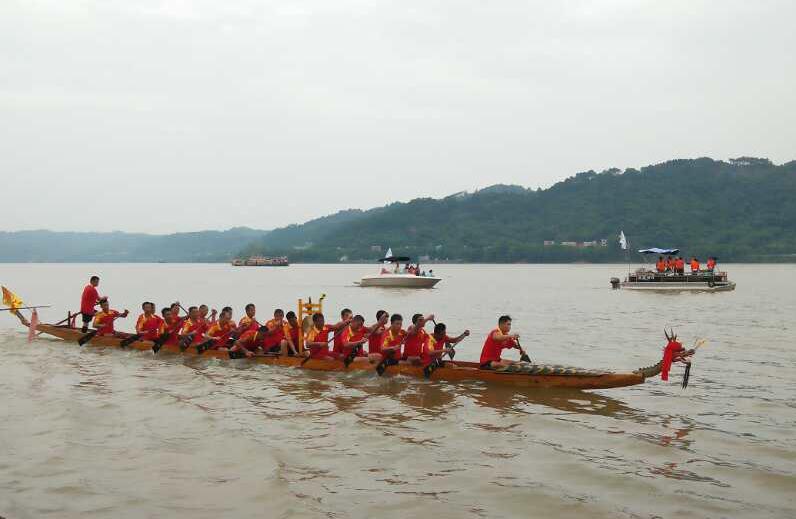 Bateaux-dragons : des Chinois dans le livre Guinness des records