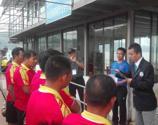 Bateaux-dragons : des Chinois dans le livre Guinness des records