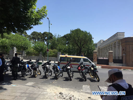 Douze morts dans le double attentat à Téhéran