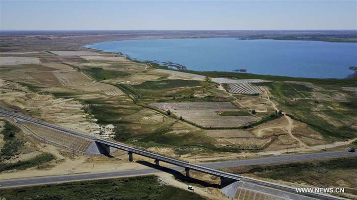 Chine : une ville frontalière du Xinjiang reliée au réseau ferroviaire