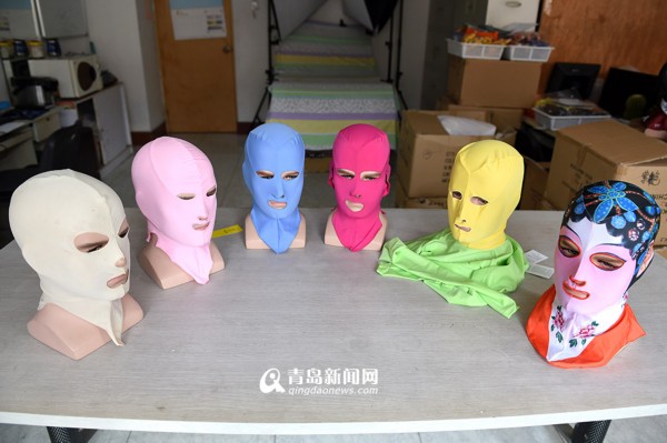 Le face-kini fait fureur sur les plages chinoises