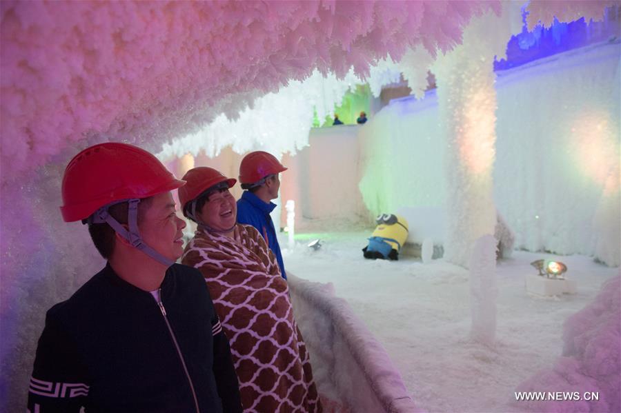 Comment des Chinois se rafra?chissent face aux vagues de chaleur