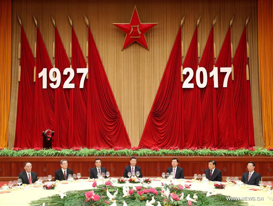 Le président chinois assiste à une réception en l'honneur du 90e anniversaire de l'APL