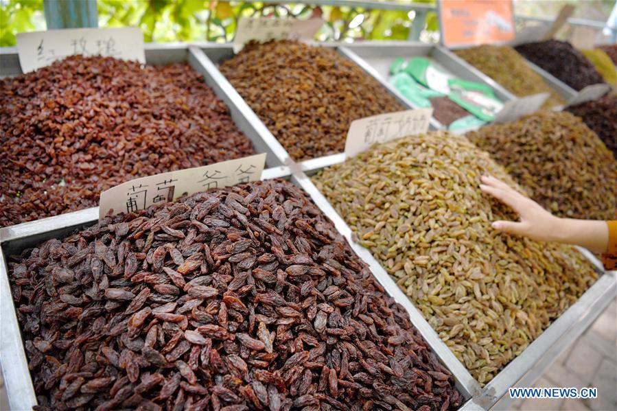 Production de raisins secs dans le Xinjiang