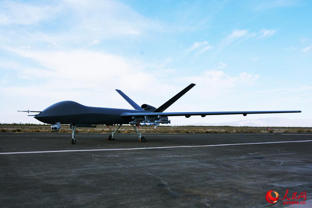 Caihong 5 : man?uvre à tirs réels pour le drone chinois