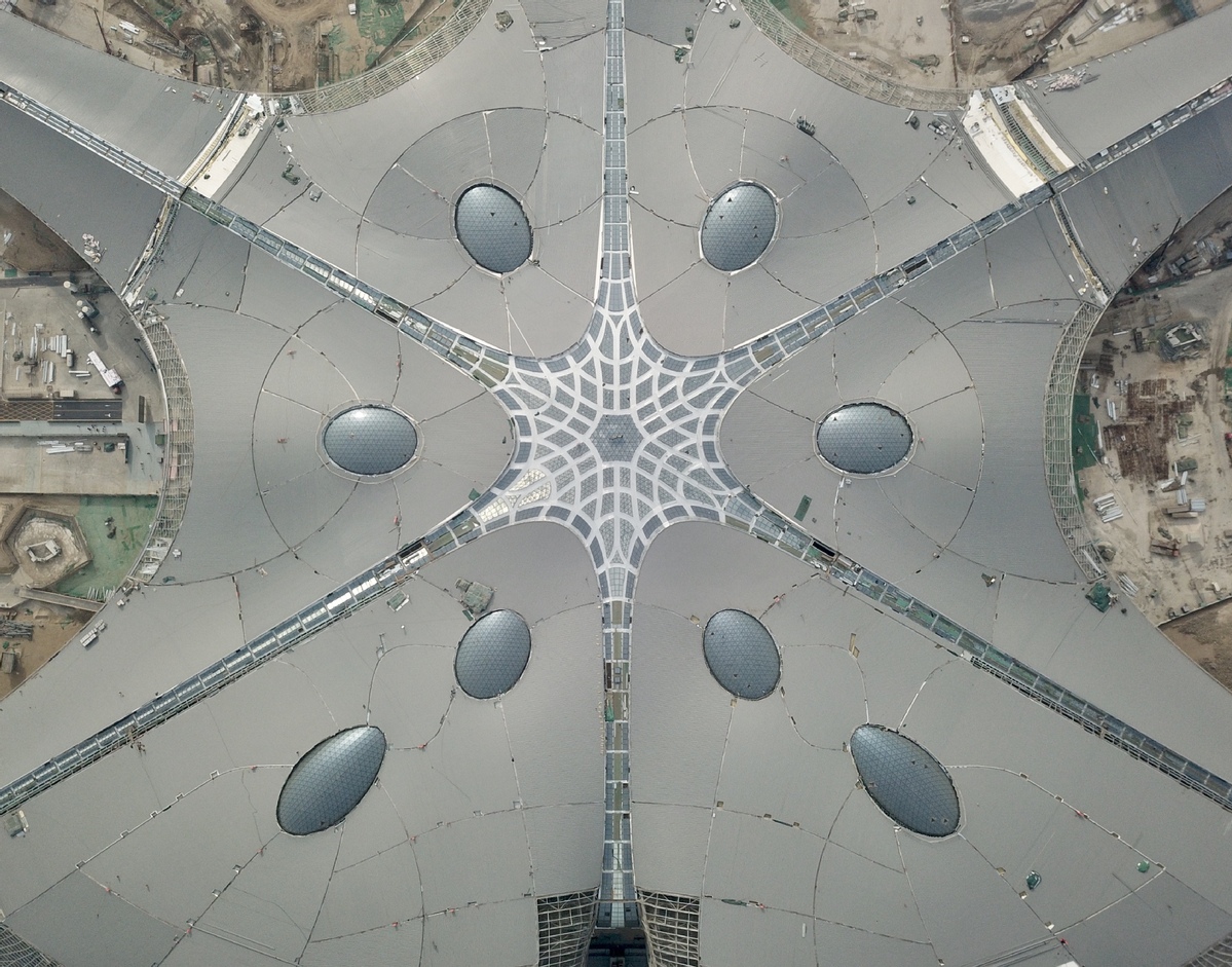 Fin de l'installation du toit du nouvel aéroport de Beijing
