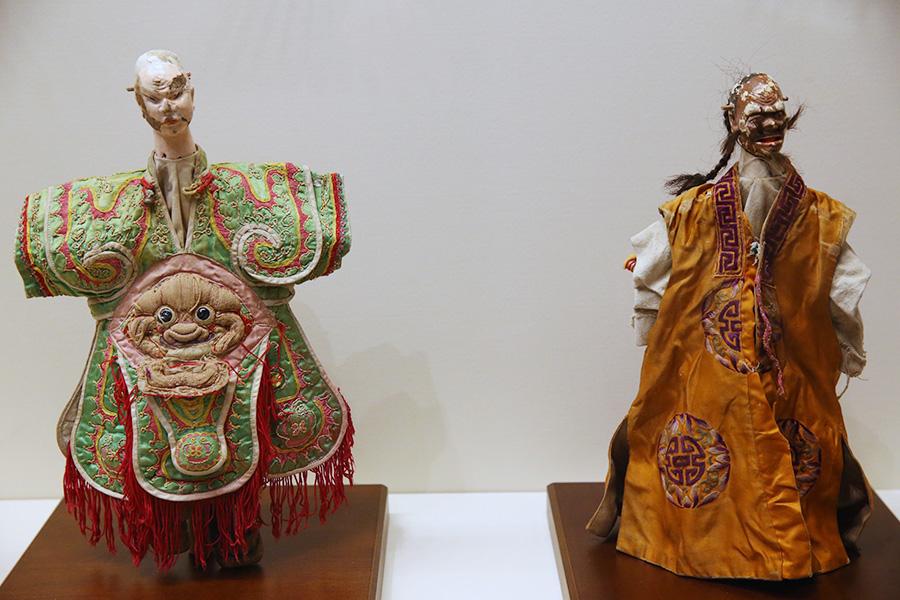 Exposition de marionnettes présentant une tradition ancienne chinoise