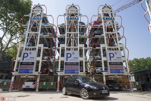 Un parking de type ? grande roue ? installé dans la zone résidentielle de Laojiu à Nanjing