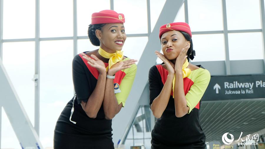 A la rencontre des h?tesses de bord du chemin de fer Mombasa-Nairobi