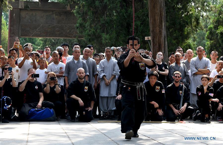 La pratique des arts martiaux au Temple de Shaolin