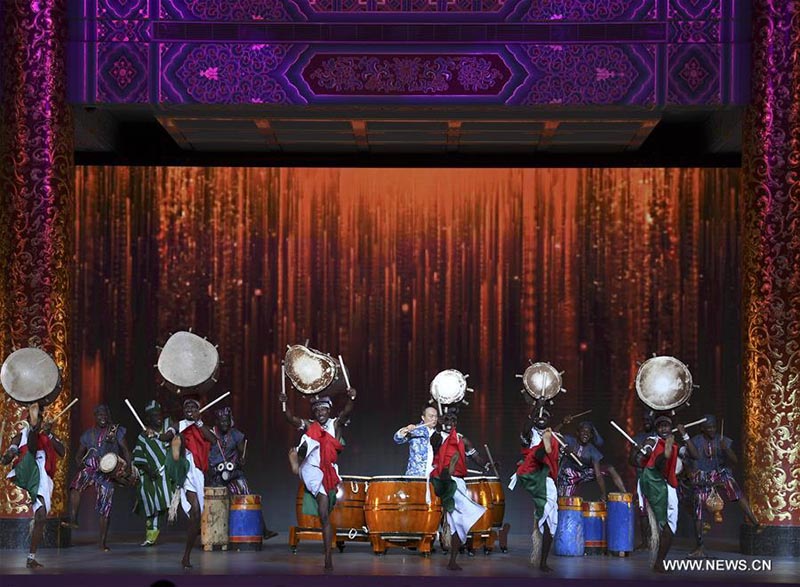 Sommet de Beijing du FCSA : spectacles après un banquet d'accueil