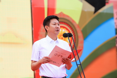 Ouverture du Festival du noyer de Yangbi dans le Yunnan 