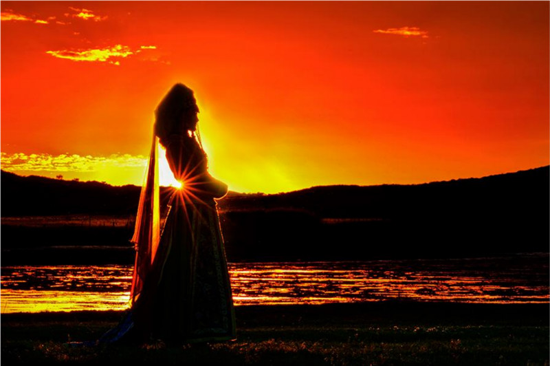 Coucher de soleil en automne sur les prairies de Mongolie intérieure