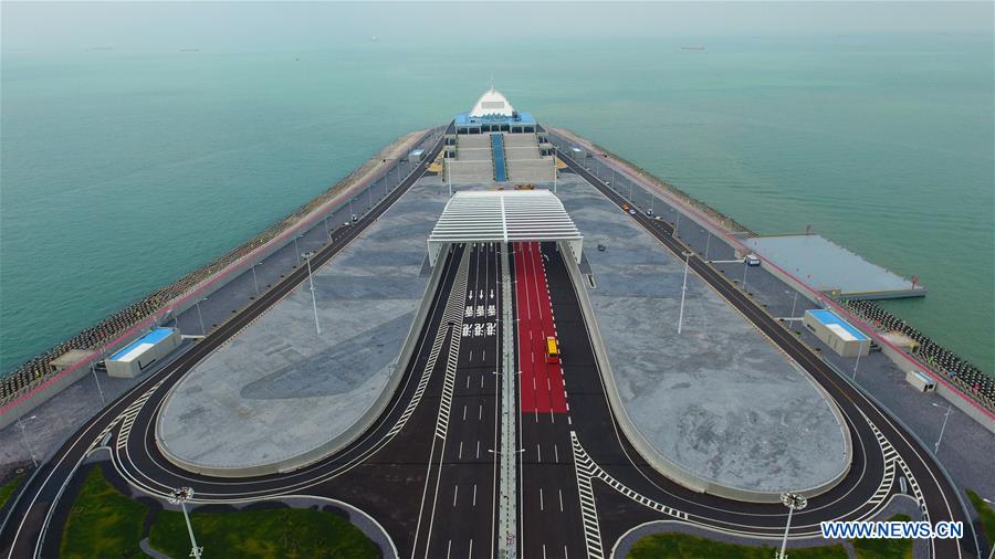 Chine : le plus long pont maritime du monde ouvert à la circulation