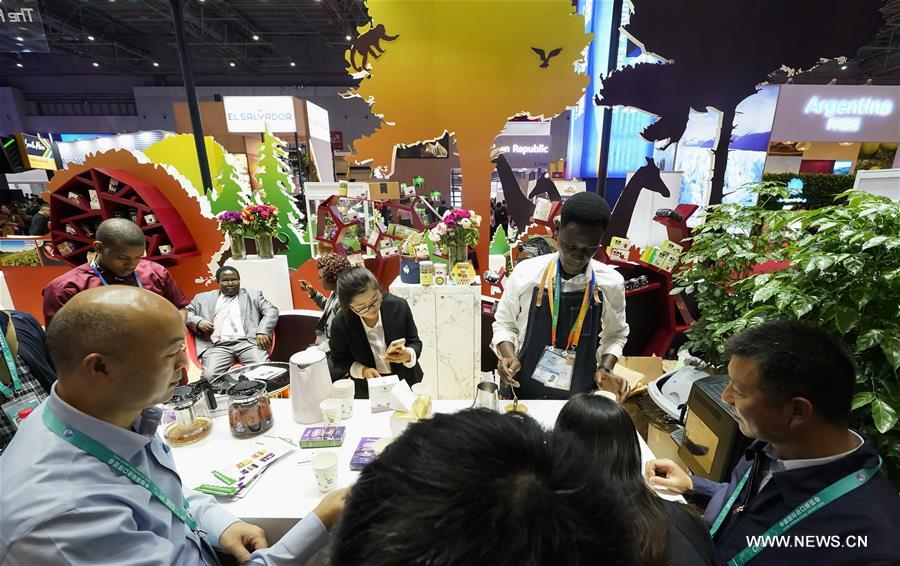 Pavillon des pays pour le commerce et l'investissement à la CIIE