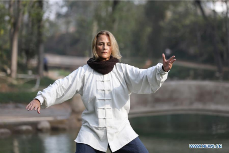 Une Brésilienne étudie le Taiji dans le Henan