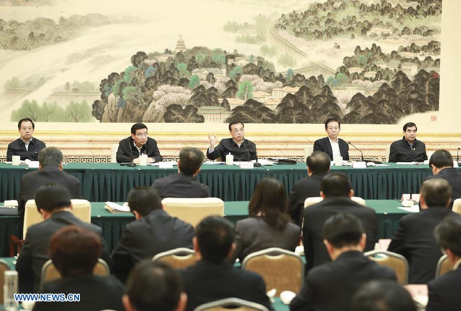 Li Keqiang exhorte à des efforts pour renforcer l'élan de croissance